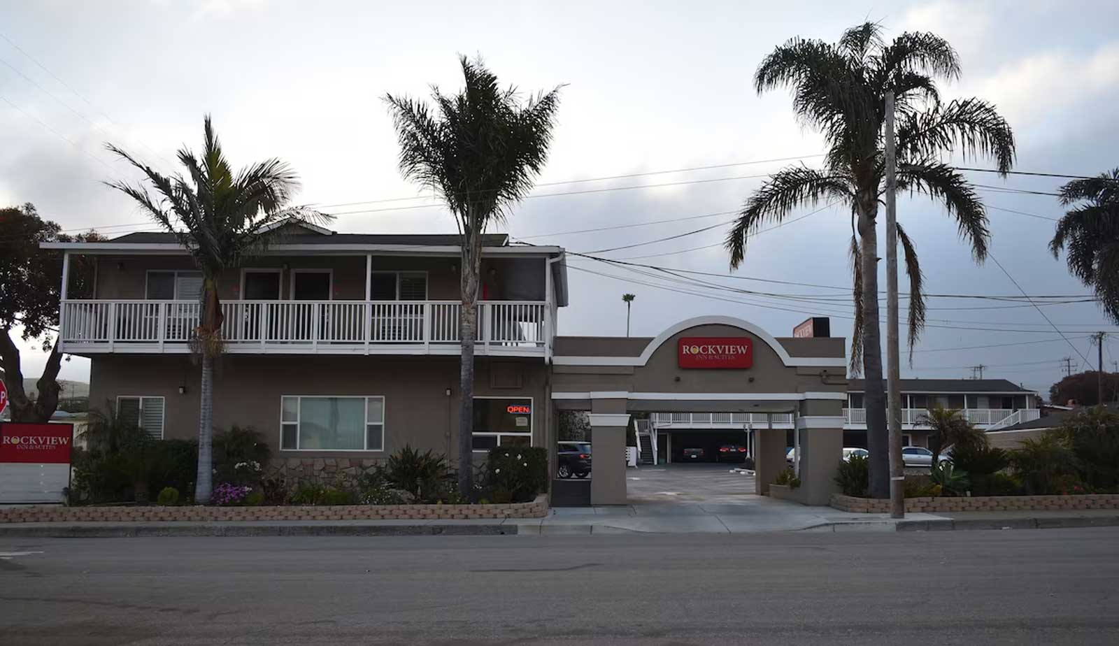 Rockview Inn & Suites