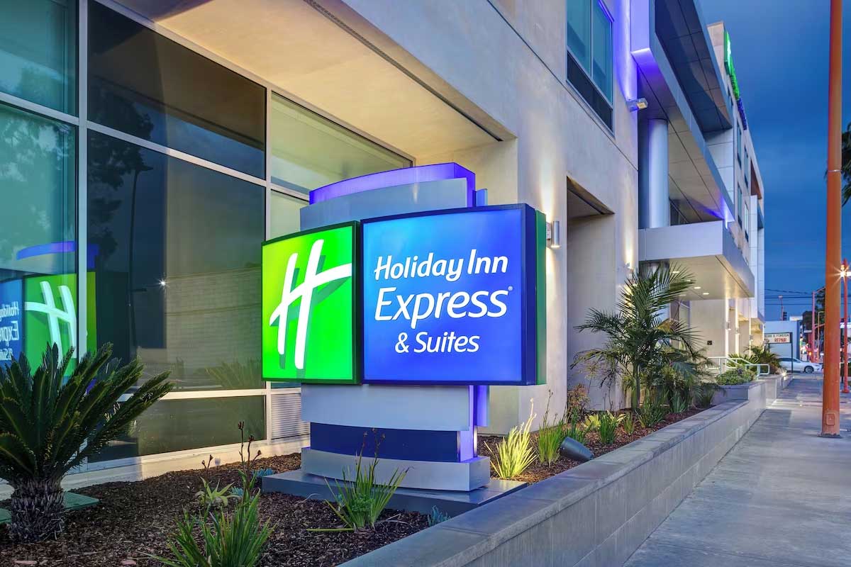 Holiday Inn Express & Suites Holiday Inn Express & Suites