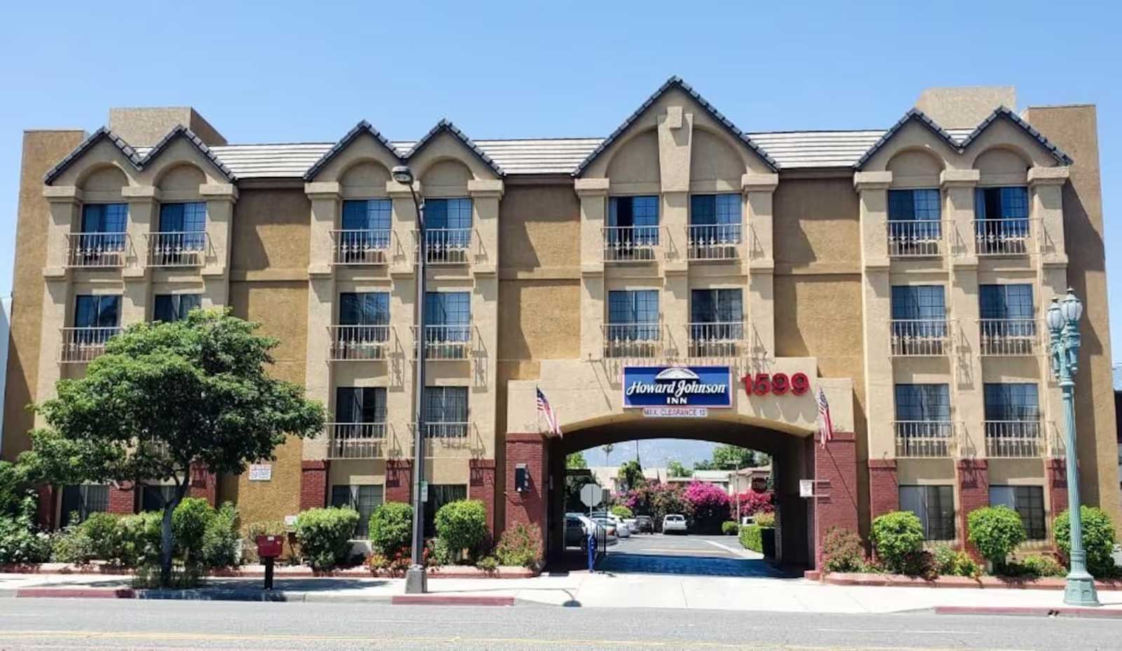 Howard Johnson by Wyndham Pasadena Howard Johnson by Wyndham Pasadena