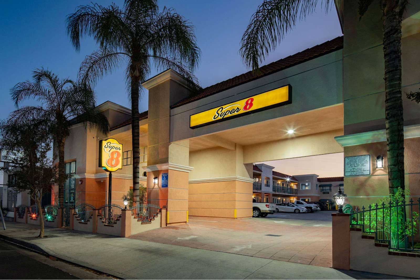 Super 8 by Wyndham North Hollywood Super 8 by Wyndham North Hollywood