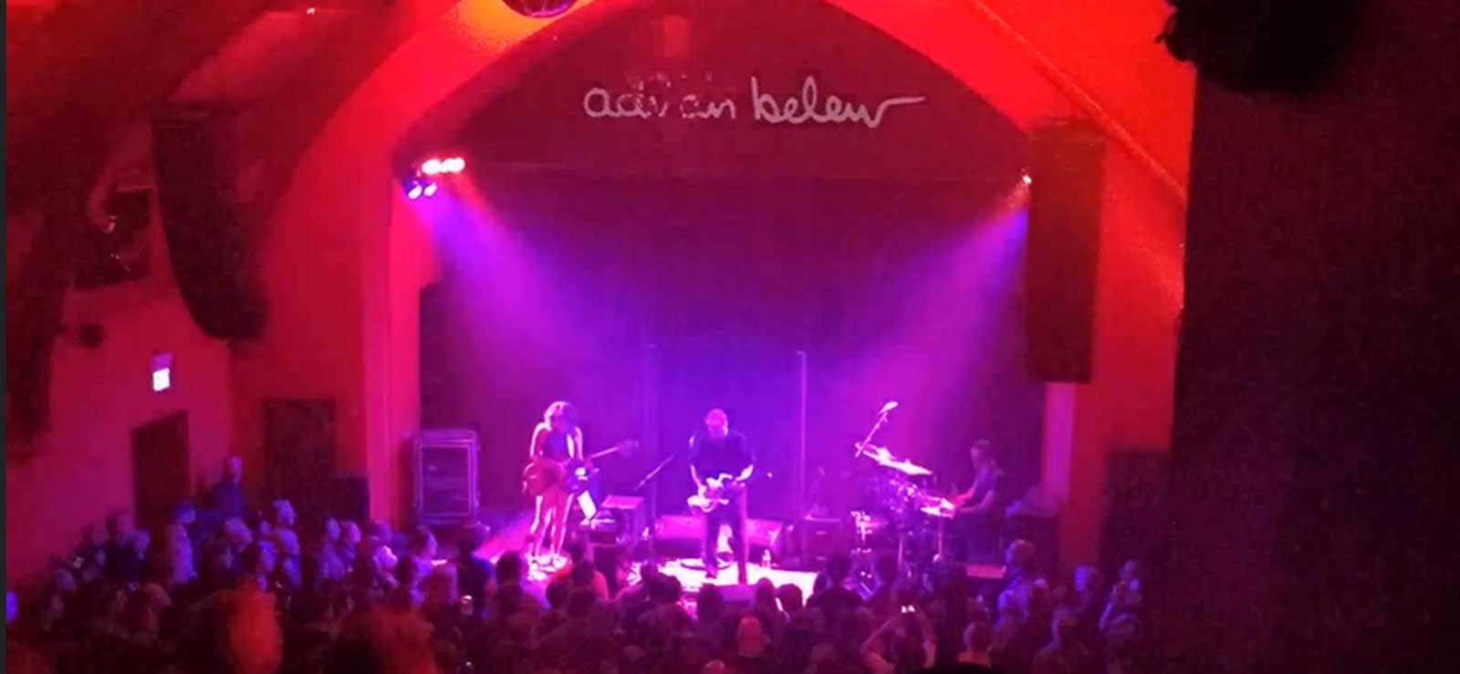 6. Musik hören in The Chapel